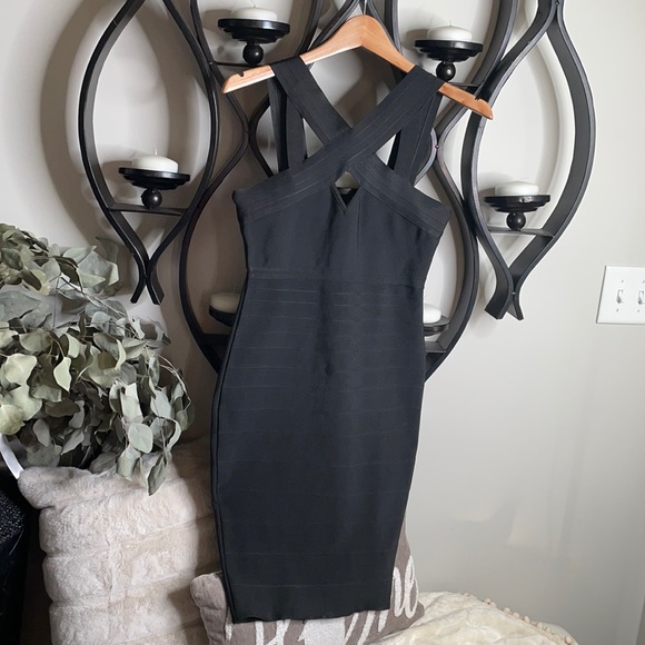 Stella Luce Dresses & Skirts - Black bandage body con dress